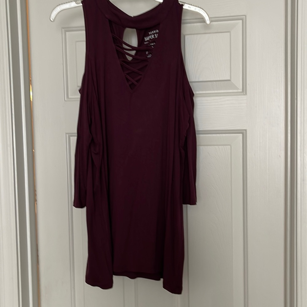 Torrid open shoulder burgundy top